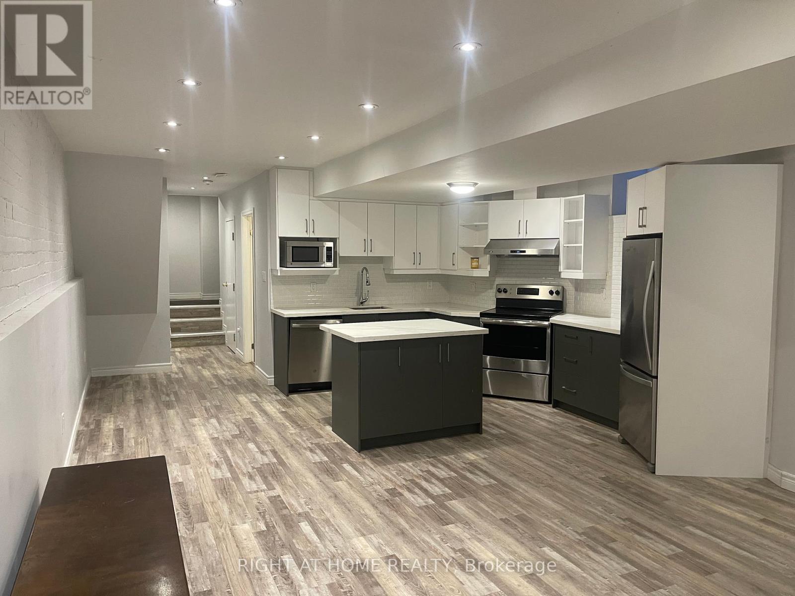 1367 King Street, Toronto, Ontario  M6K 1H4 - Photo 16 - W12444754