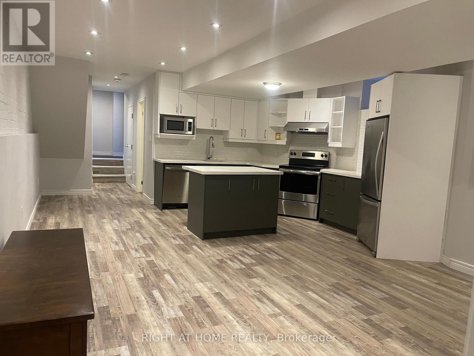 1367 King Street, Toronto, Ontario  M6K 1H4 - Photo 29 - W12444754