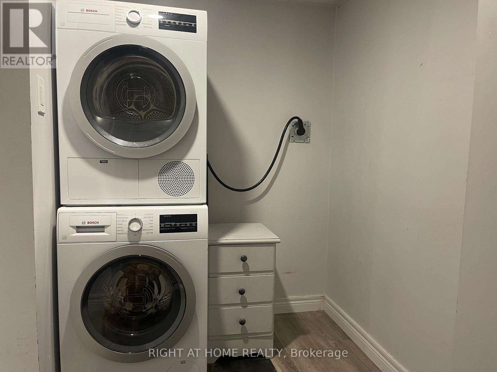 1367 King Street, Toronto, Ontario  M6K 1H4 - Photo 3 - W12444754