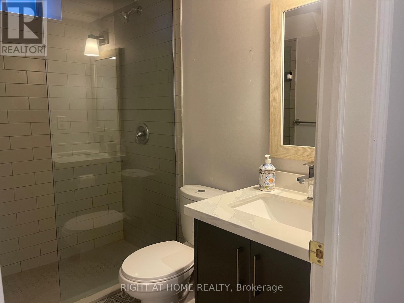 1367 King Street, Toronto, Ontario  M6K 1H4 - Photo 5 - W12444754