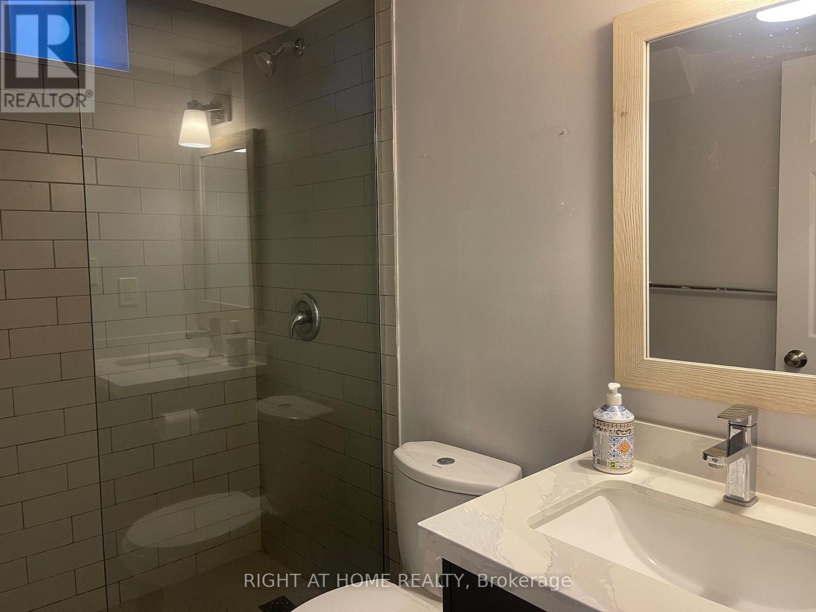 1367 King Street, Toronto, Ontario  M6K 1H4 - Photo 8 - W12444754