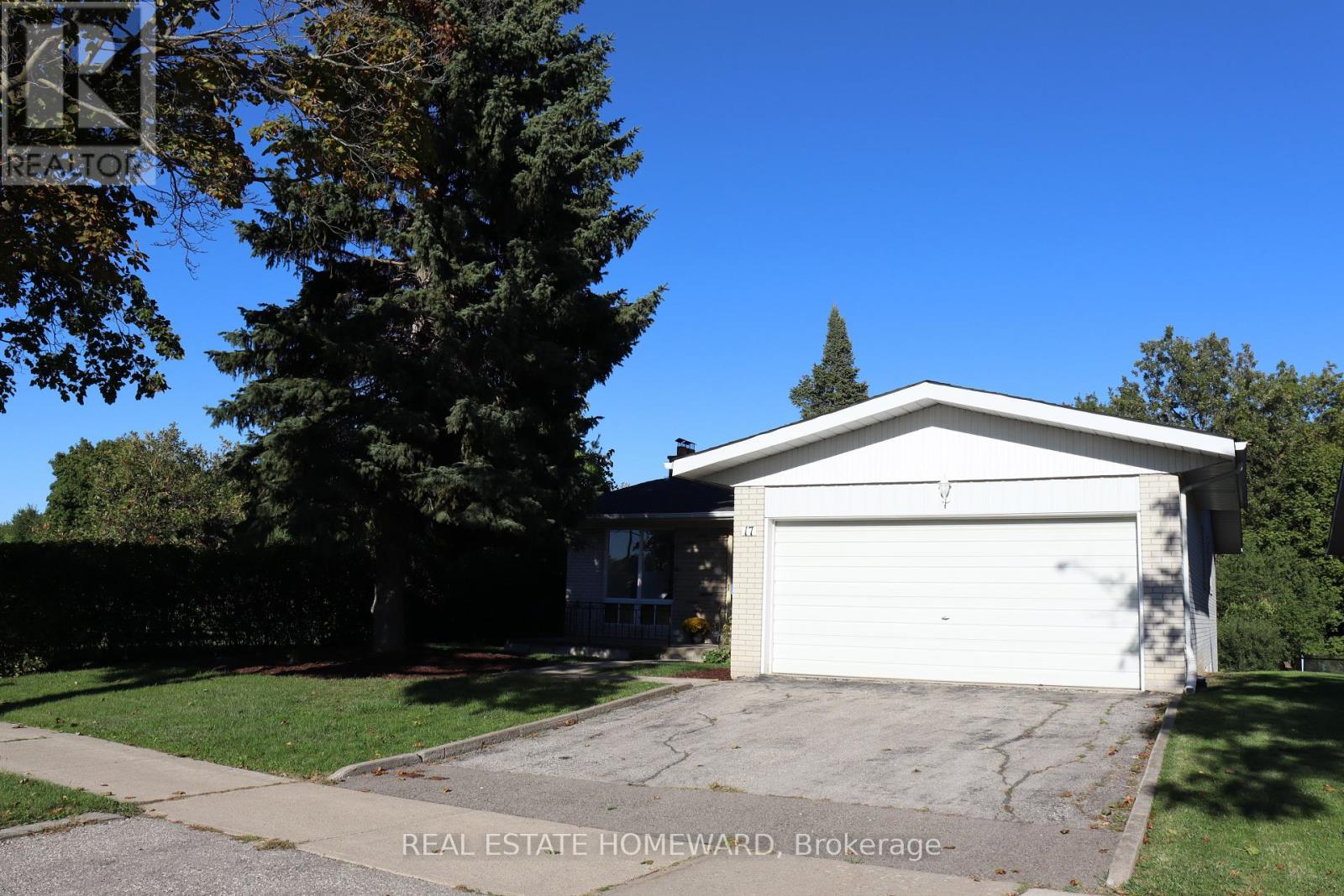 17 COLLINGDALE ROAD, Toronto, Ontario