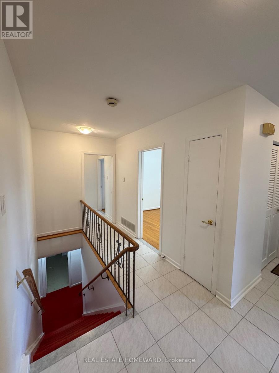 17 Collingdale Road, Toronto, Ontario  M9V 3R2 - Photo 11 - W12444756