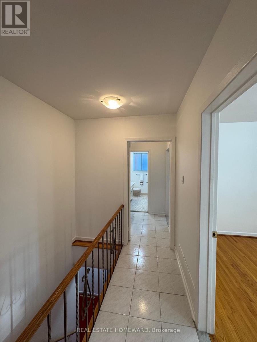 17 Collingdale Road, Toronto, Ontario  M9V 3R2 - Photo 12 - W12444756