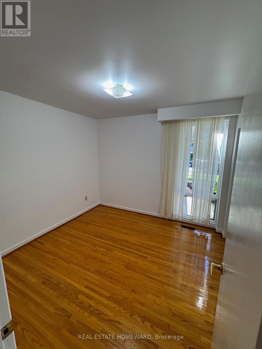 17 Collingdale Road, Toronto, Ontario  M9V 3R2 - Photo 13 - W12444756