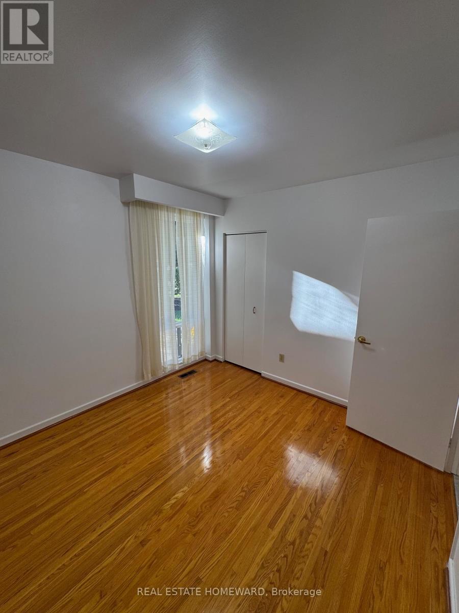 17 Collingdale Road, Toronto, Ontario  M9V 3R2 - Photo 14 - W12444756
