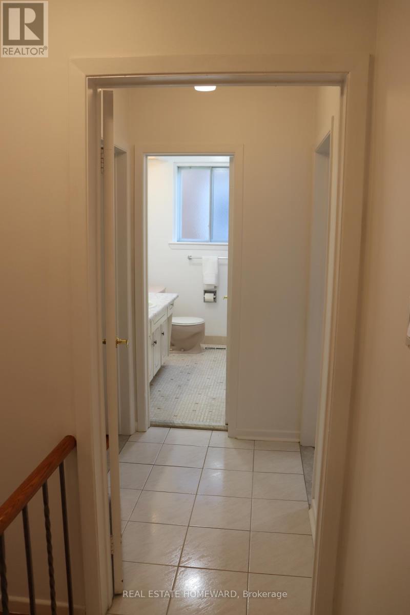 17 Collingdale Road, Toronto, Ontario  M9V 3R2 - Photo 15 - W12444756