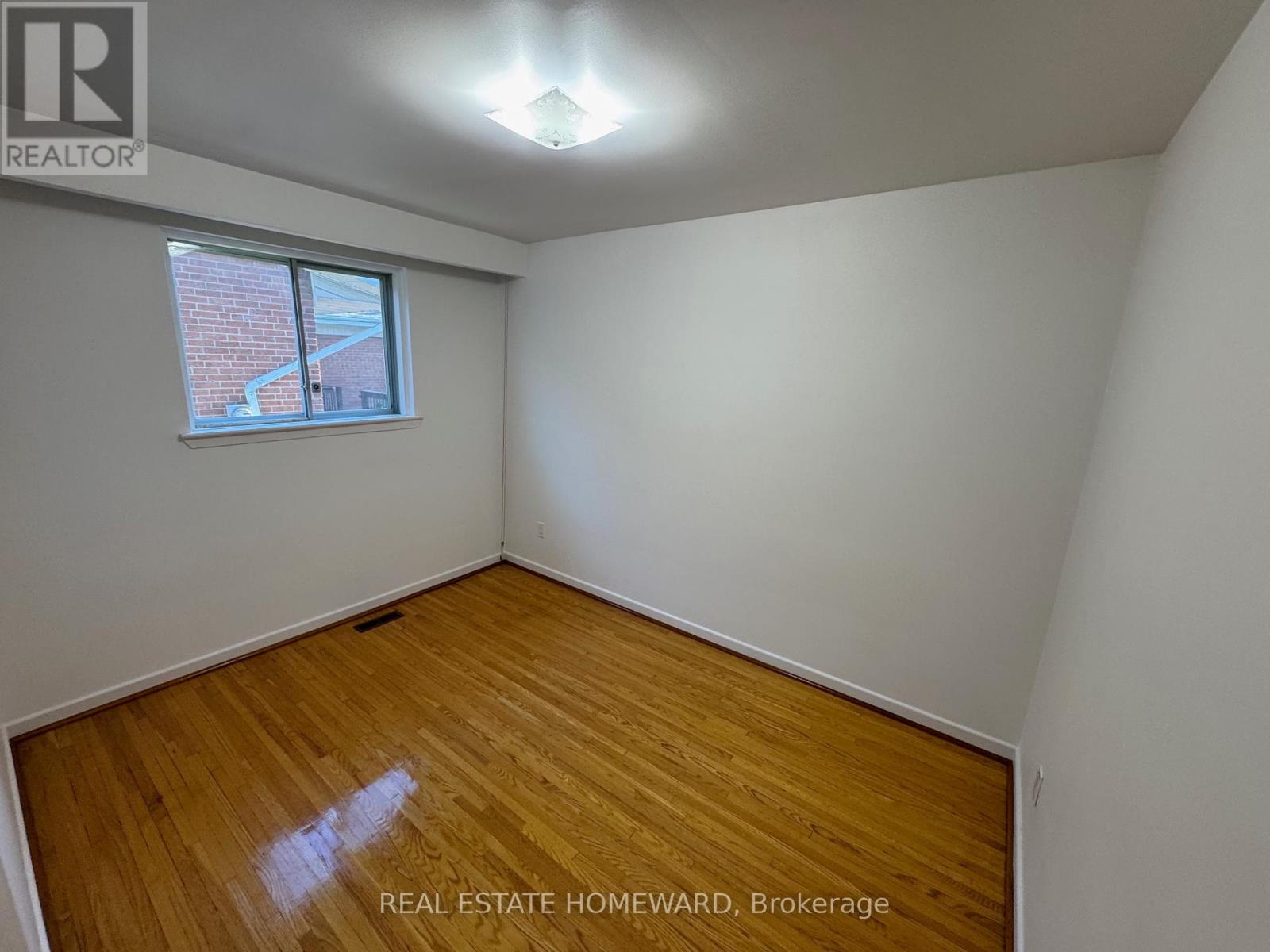 17 Collingdale Road, Toronto, Ontario  M9V 3R2 - Photo 16 - W12444756