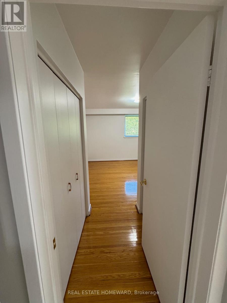 17 Collingdale Road, Toronto, Ontario  M9V 3R2 - Photo 19 - W12444756