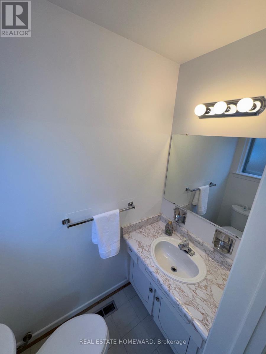 17 Collingdale Road, Toronto, Ontario  M9V 3R2 - Photo 21 - W12444756