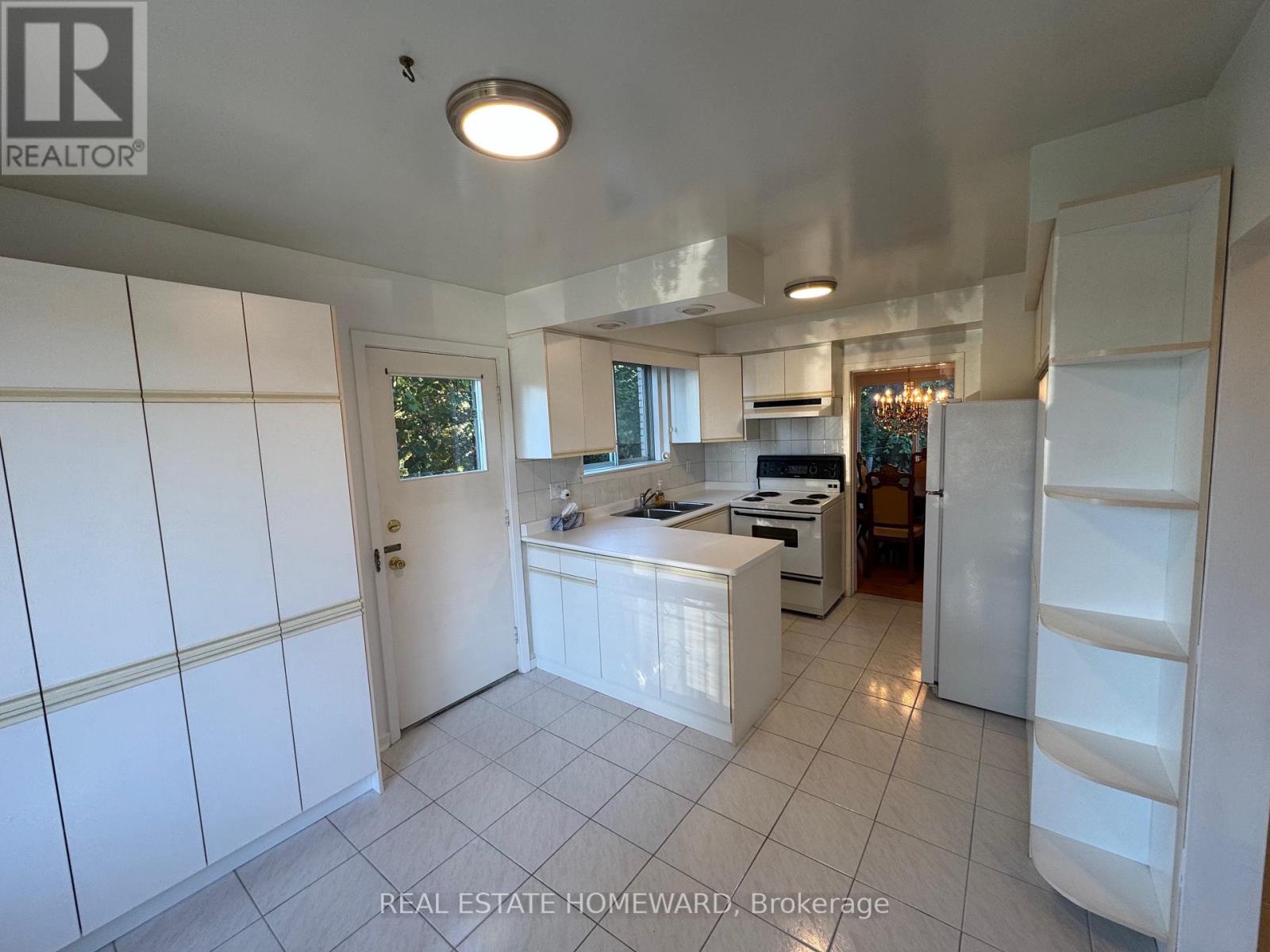 17 Collingdale Road, Toronto, Ontario  M9V 3R2 - Photo 23 - W12444756