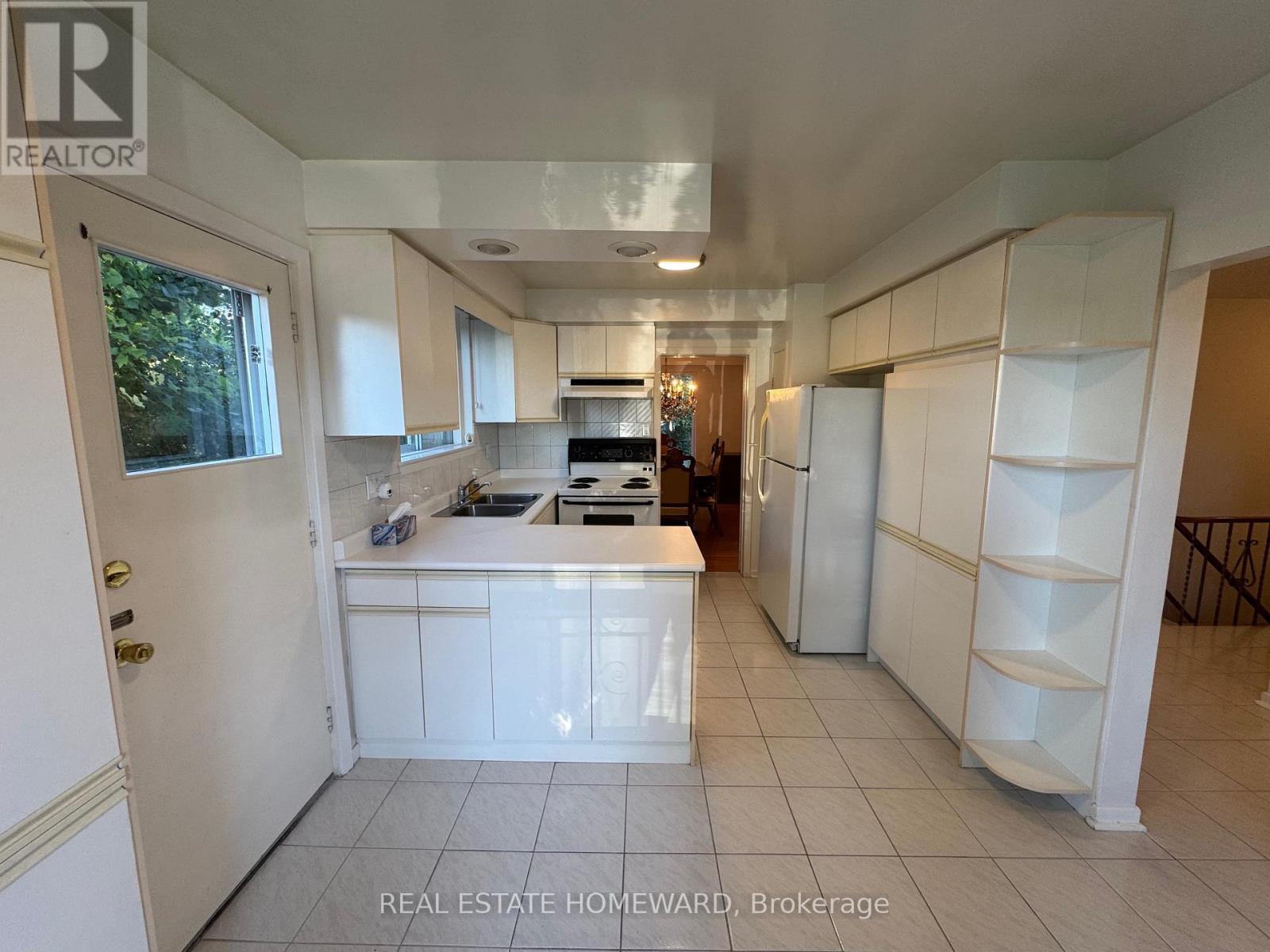 17 Collingdale Road, Toronto, Ontario  M9V 3R2 - Photo 24 - W12444756