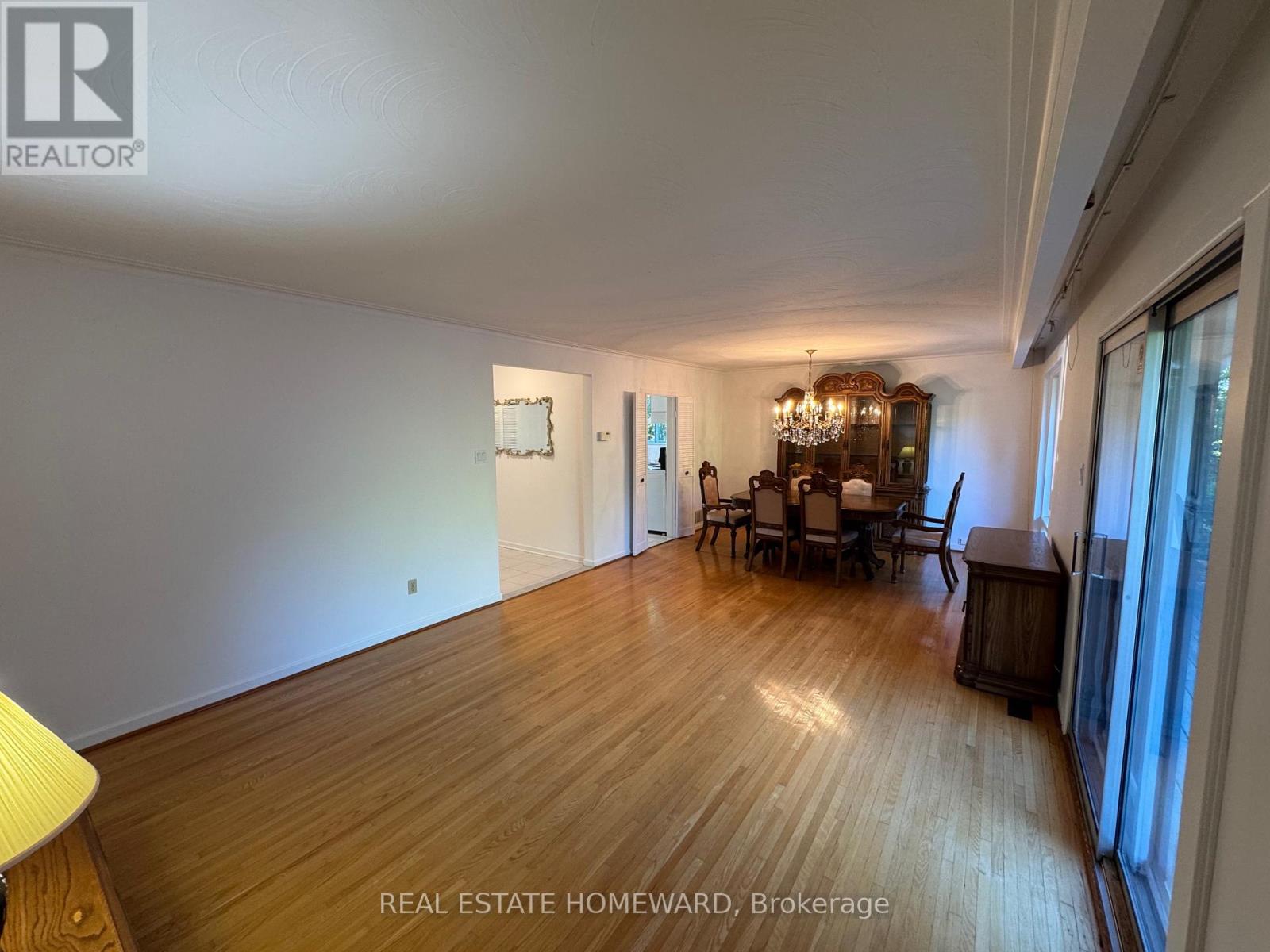 17 Collingdale Road, Toronto, Ontario  M9V 3R2 - Photo 27 - W12444756
