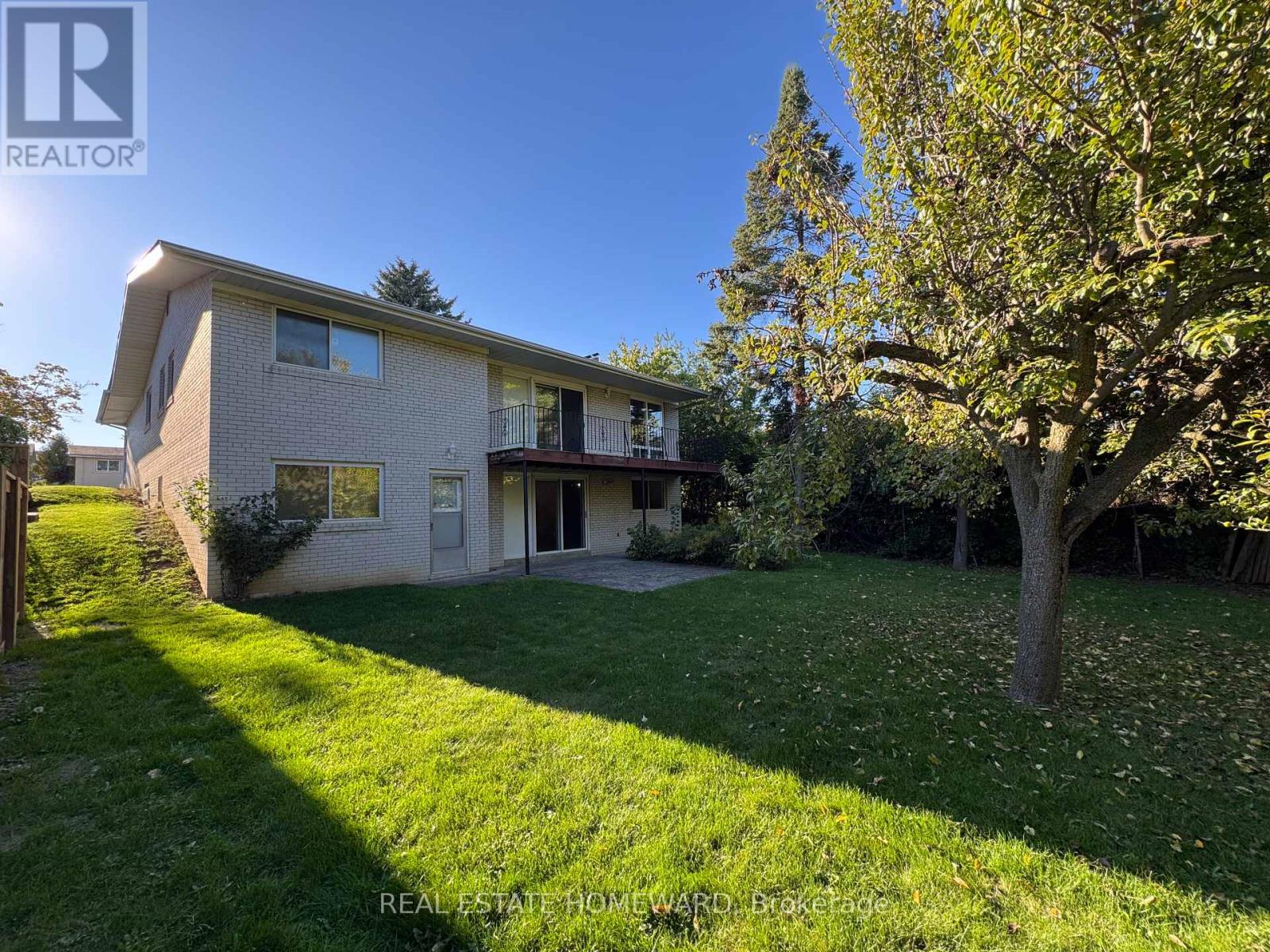 17 Collingdale Road, Toronto, Ontario  M9V 3R2 - Photo 8 - W12444756