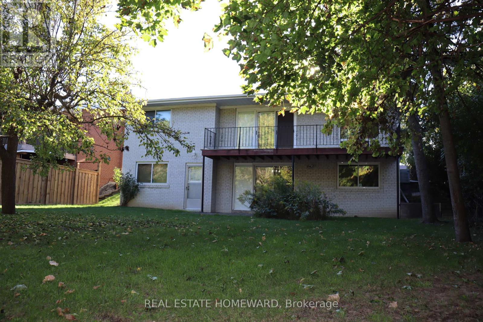 17 Collingdale Road, Toronto, Ontario  M9V 3R2 - Photo 9 - W12444756
