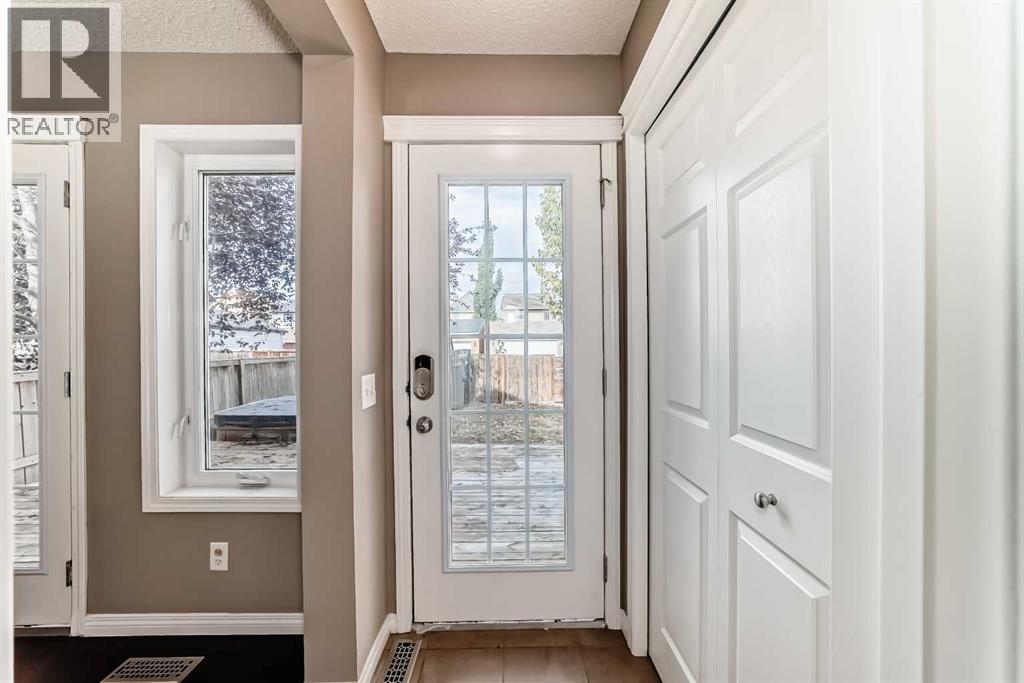 143 Auburn Bay Heights Se, Calgary, Alberta  T3M 0A7 - Photo 4 - A2261548