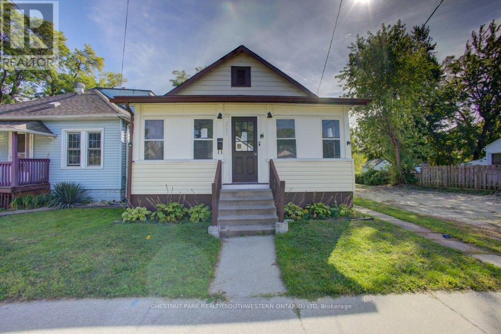 3587 BLOOMFIELD ROAD, Windsor, Ontario