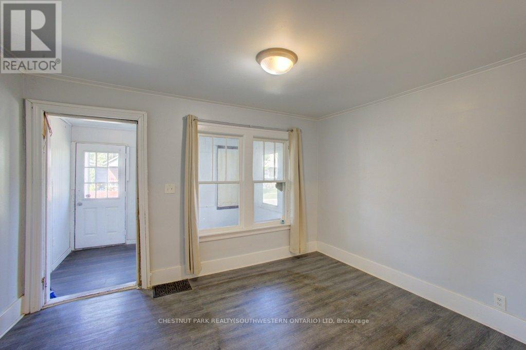 3587 Bloomfield Road, Windsor, Ontario  N9C 1R8 - Photo 11 - X12444755