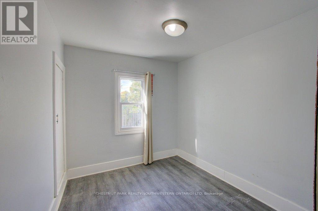 3587 Bloomfield Road, Windsor, Ontario  N9C 1R8 - Photo 12 - X12444755