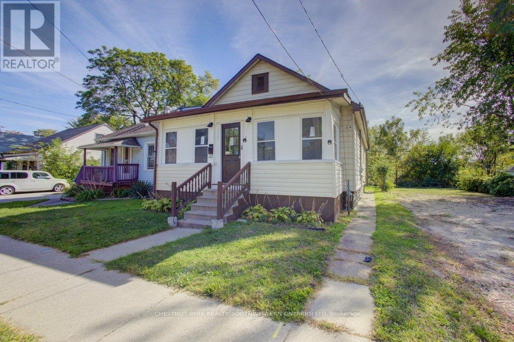 3587 Bloomfield Road, Windsor, Ontario  N9C 1R8 - Photo 2 - X12444755