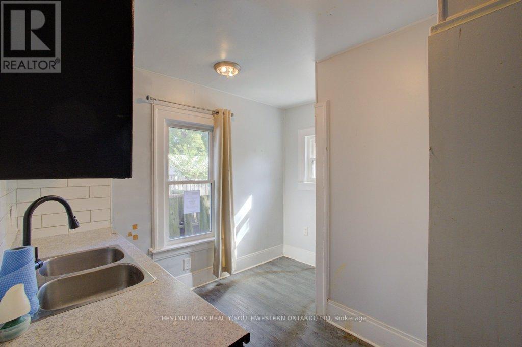 3587 Bloomfield Road, Windsor, Ontario  N9C 1R8 - Photo 20 - X12444755