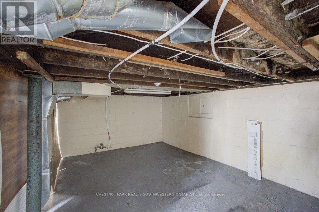 3587 Bloomfield Road, Windsor, Ontario  N9C 1R8 - Photo 22 - X12444755