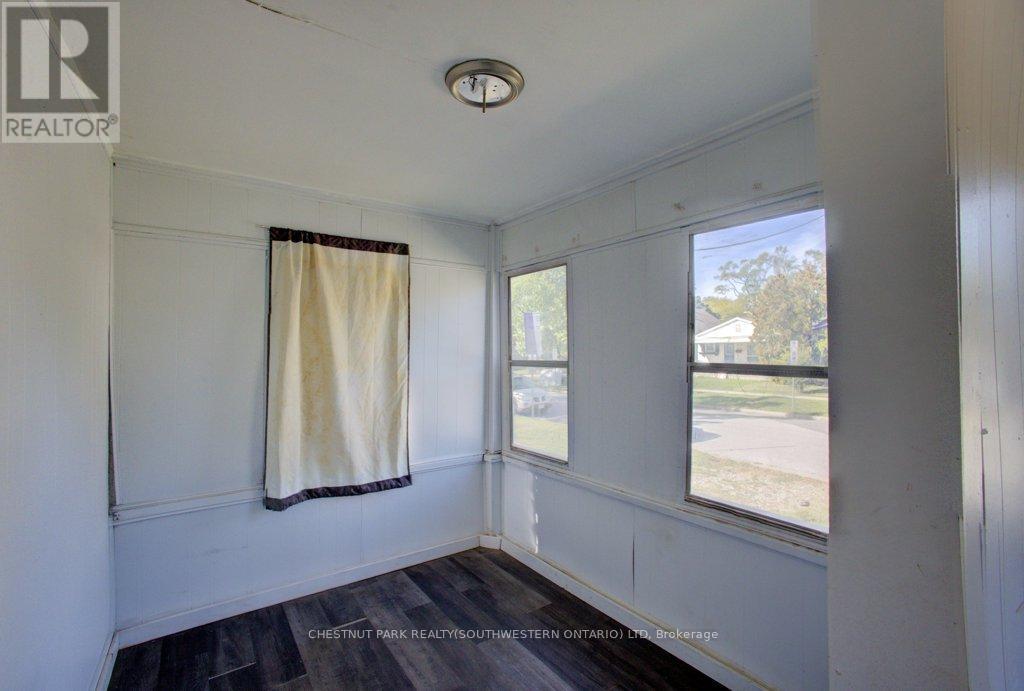 3587 Bloomfield Road, Windsor, Ontario  N9C 1R8 - Photo 7 - X12444755