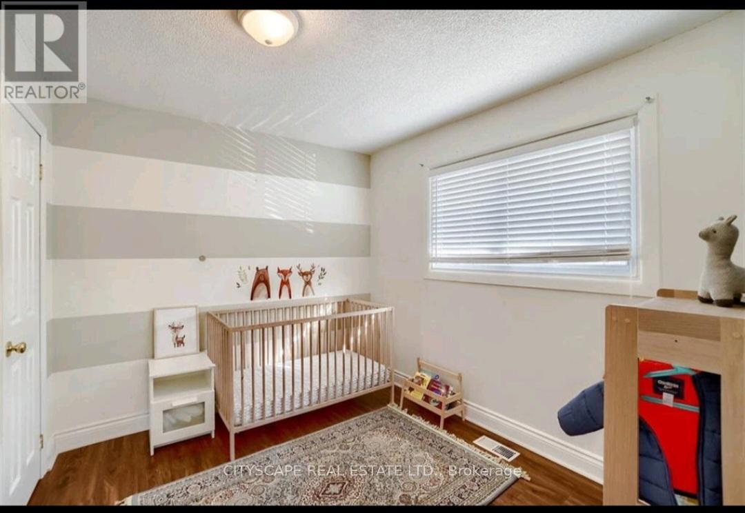 202 East 44th Street, Hamilton, Ontario  L8T 3H6 - Photo 12 - X12444757
