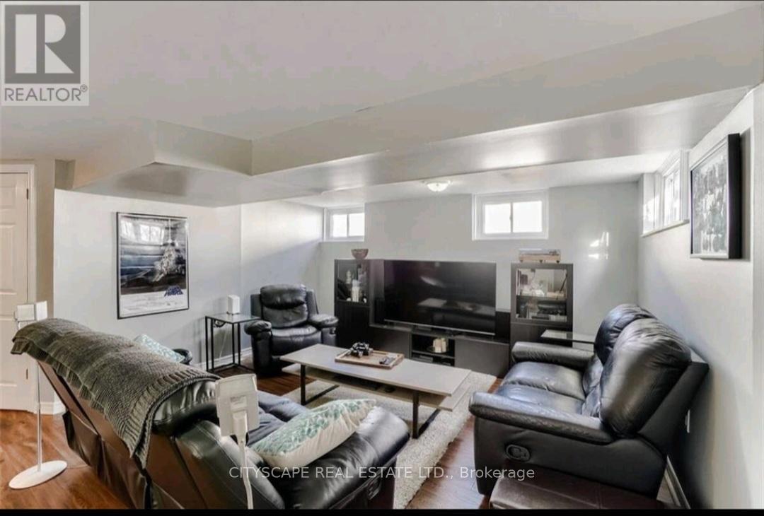 202 East 44th Street, Hamilton, Ontario  L8T 3H6 - Photo 16 - X12444757