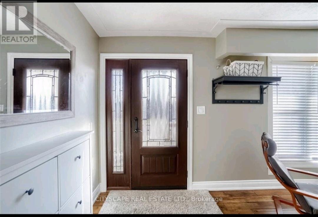 202 East 44th Street, Hamilton, Ontario  L8T 3H6 - Photo 2 - X12444757