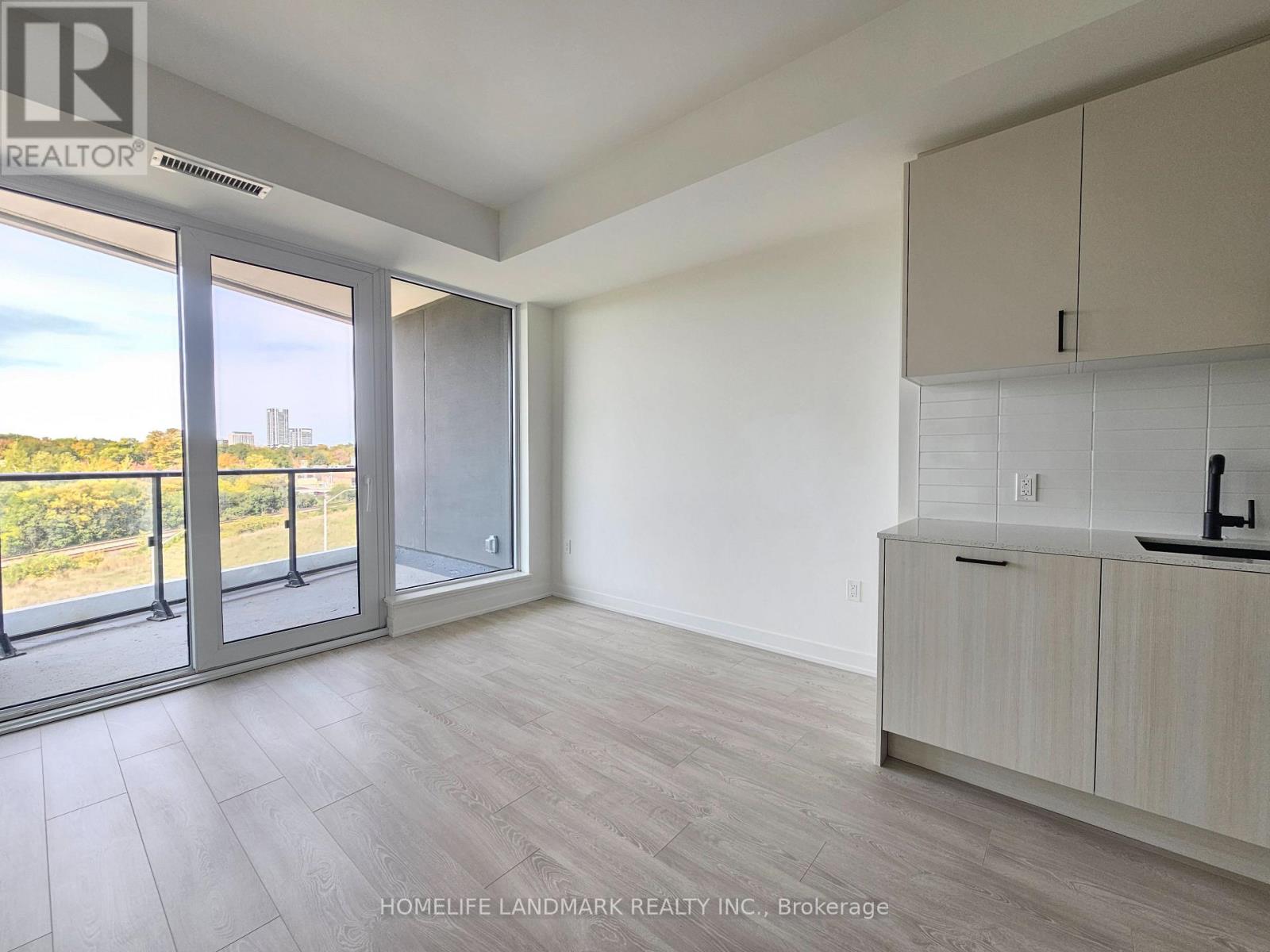 508 - 1 Kyle Lowry Road, Toronto, Ontario  M3C 3S2 - Photo 6 - C12444765