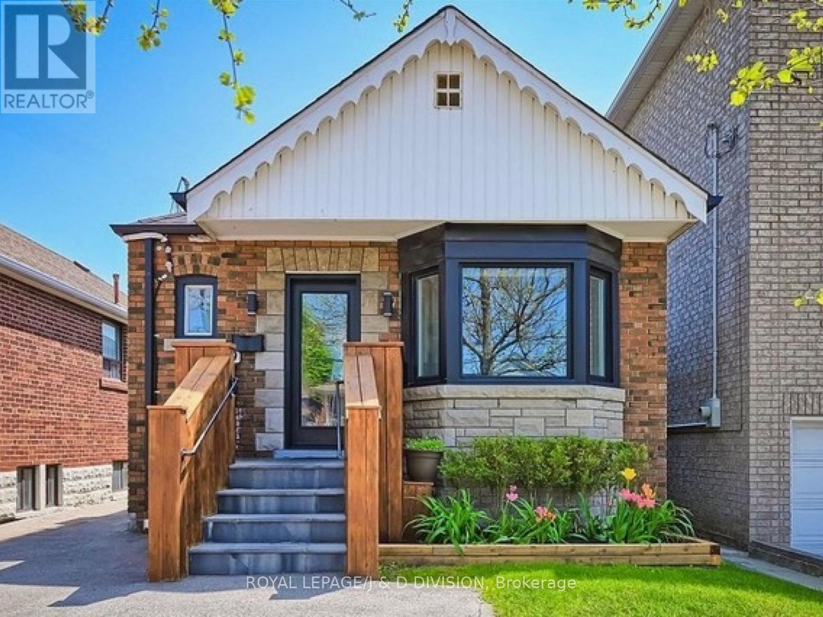 479 Ridelle Avenue, Toronto, Ontario  M6B 1K6 - Photo 25 - W12443417