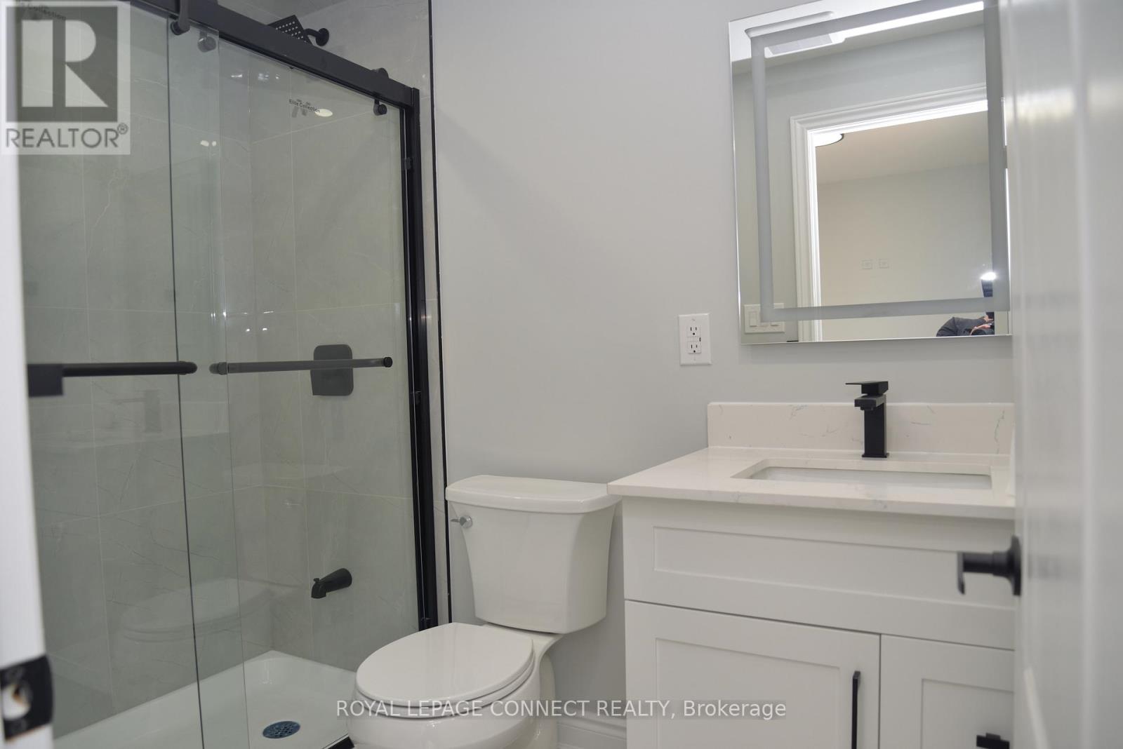 1431 Colmar Avenue, Pickering, Ontario  L1W 1C6 - Photo 5 - E12444769