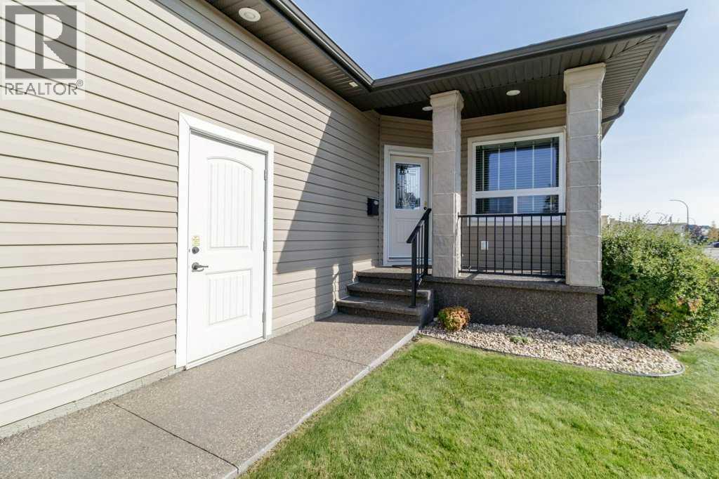3 Vista Close, Red Deer, Alberta  T4R 0N8 - Photo 34 - A2257198