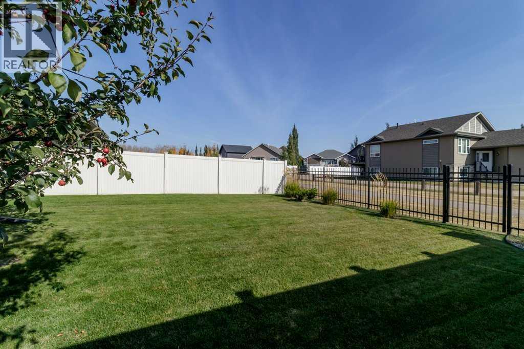 3 Vista Close, Red Deer, Alberta  T4R 0N8 - Photo 30 - A2257198
