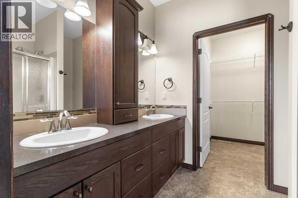 3 Vista Close, Red Deer, Alberta  T4R 0N8 - Photo 14 - A2257198