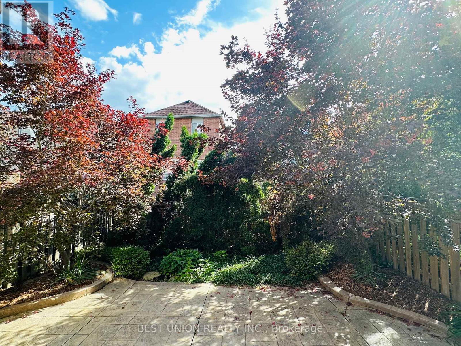 4894 Yorkshire Avenue, Mississauga, Ontario  L4Z 4H6 - Photo 14 - W12444767