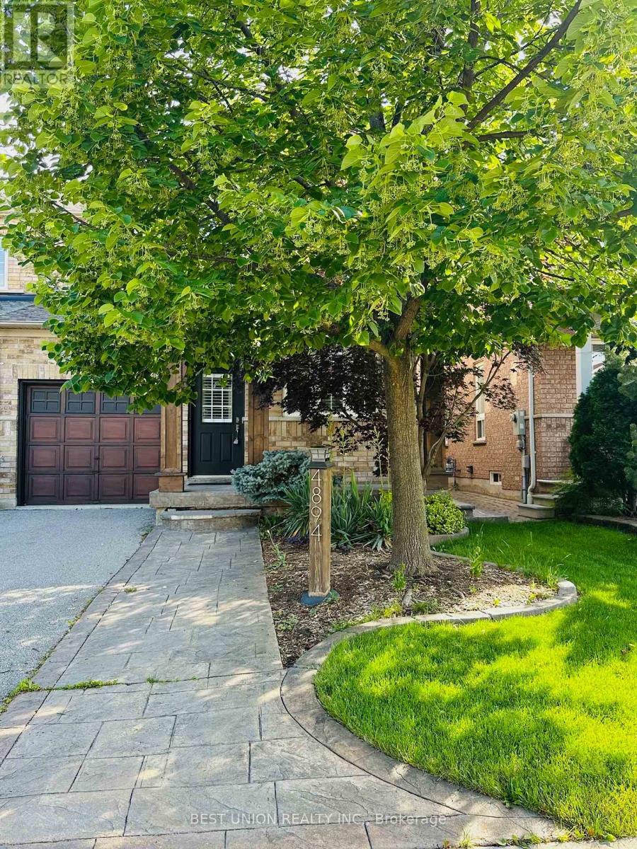 4894 Yorkshire Avenue, Mississauga, Ontario  L4Z 4H6 - Photo 2 - W12444767