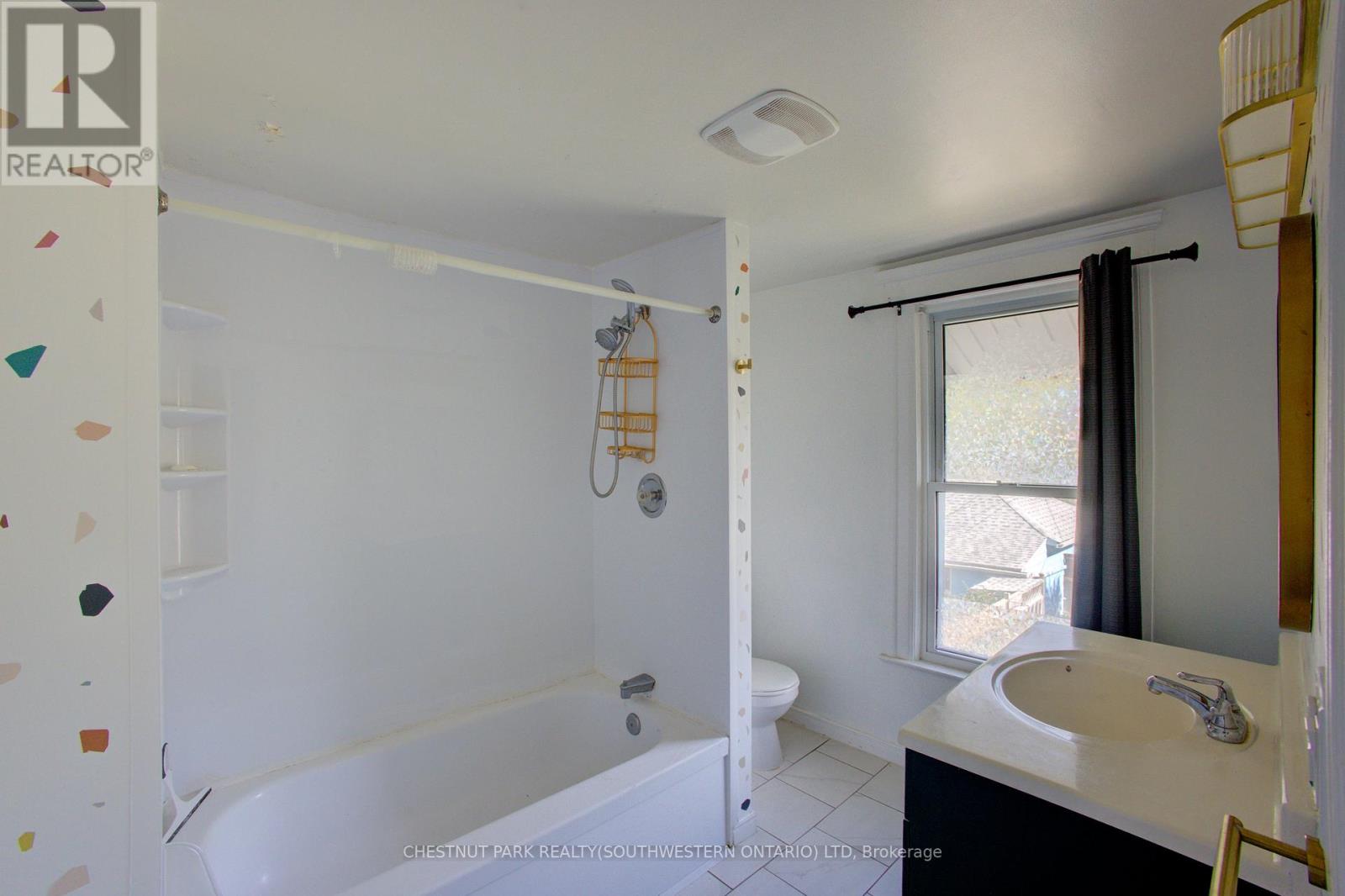 876 Hall Avenue, Windsor, Ontario  N9A 2M3 - Photo 21 - X12444770