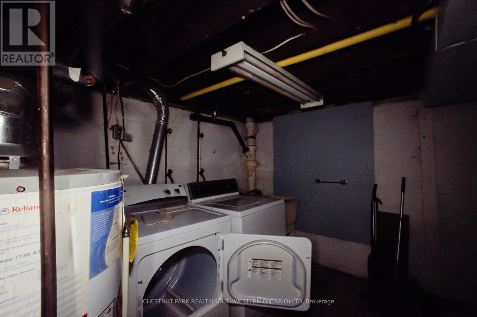 876 Hall Avenue, Windsor, Ontario  N9A 2M3 - Photo 23 - X12444770