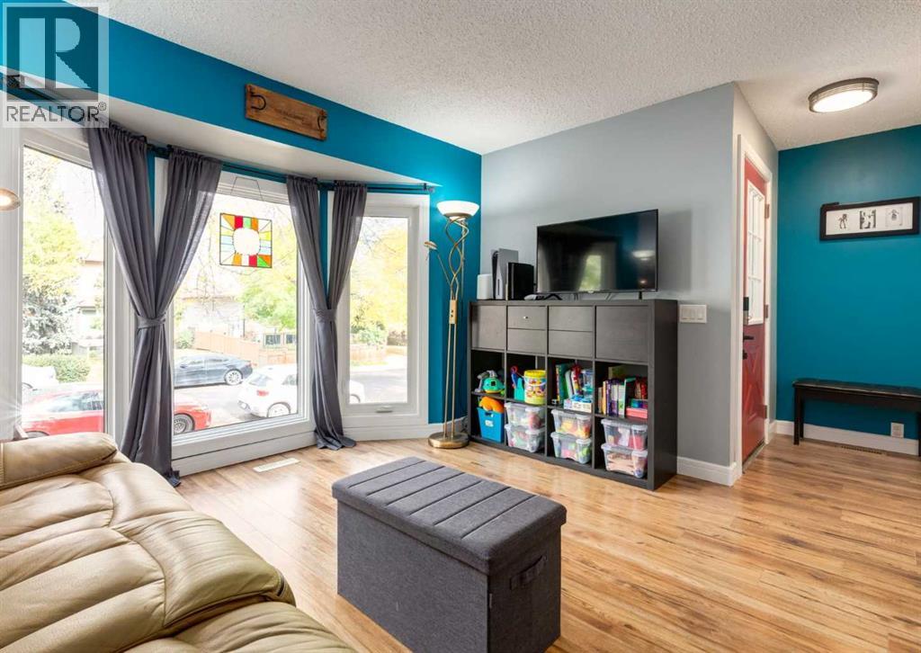 115 Berwick Way Nw, Calgary, Alberta  T3K 1B8 - Photo 4 - A2260898