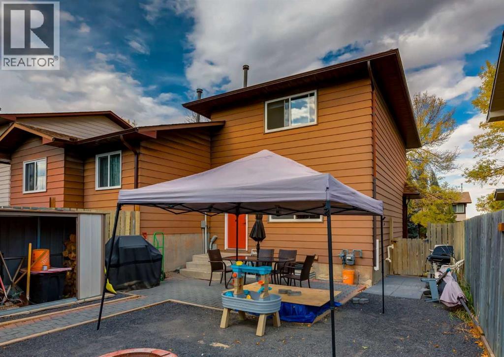115 Berwick Way Nw, Calgary, Alberta  T3K 1B8 - Photo 22 - A2260898