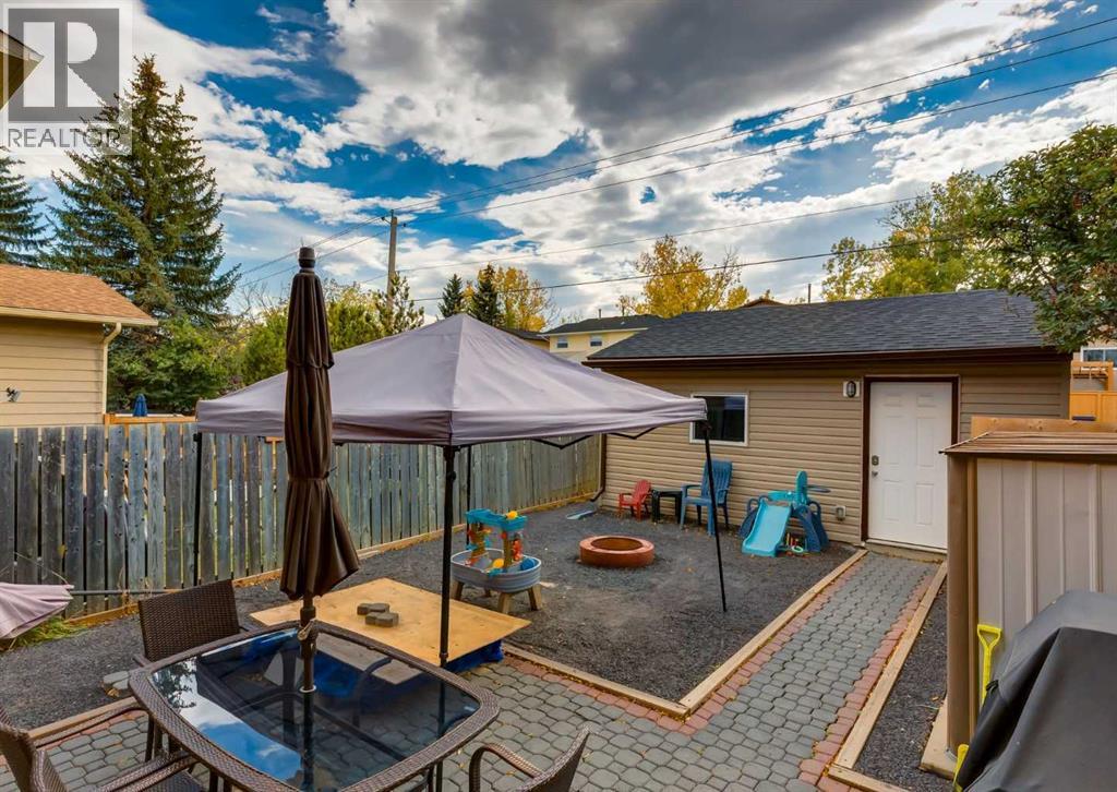 115 Berwick Way Nw, Calgary, Alberta  T3K 1B8 - Photo 23 - A2260898