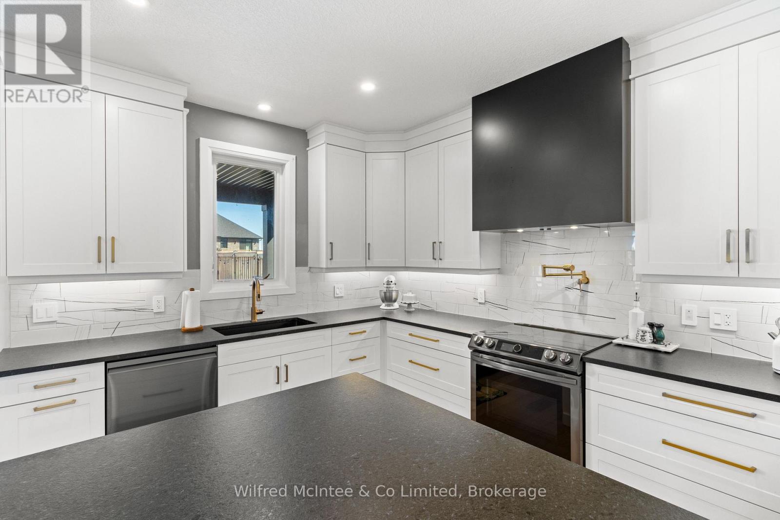 335 Devonshire Road, Saugeen Shores, Ontario  N0H 2C7 - Photo 26 - X12444773
