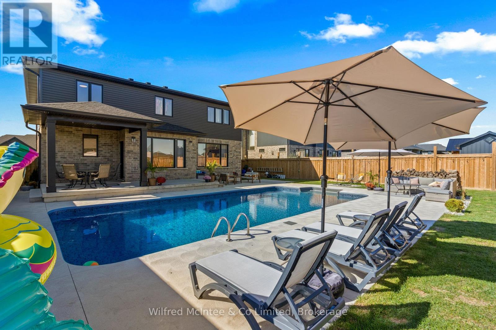 335 Devonshire Road, Saugeen Shores, Ontario  N0H 2C7 - Photo 8 - X12444773