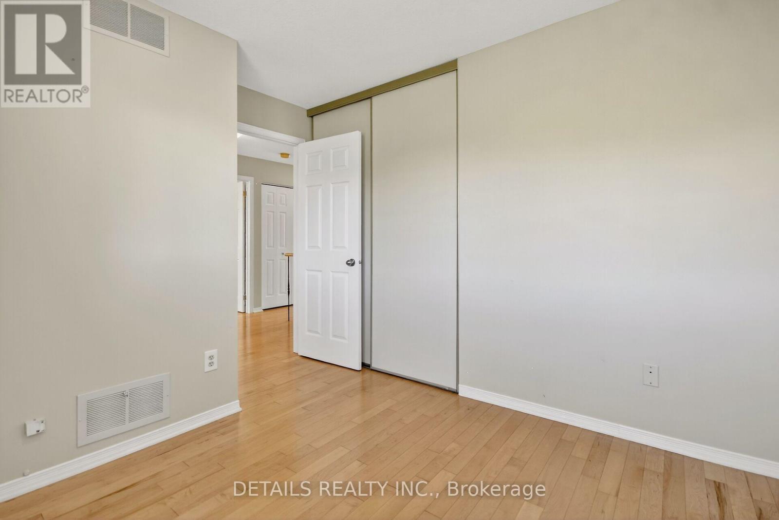 234 Walden Drive, Ottawa, Ontario  K2K 2M3 - Photo 11 - X12444772