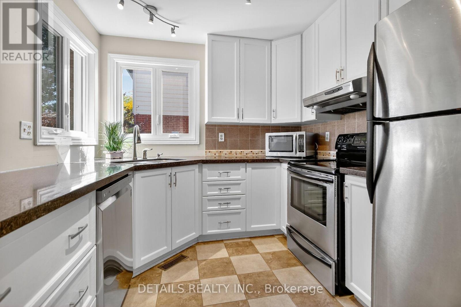 234 Walden Drive, Ottawa, Ontario  K2K 2M3 - Photo 15 - X12444772