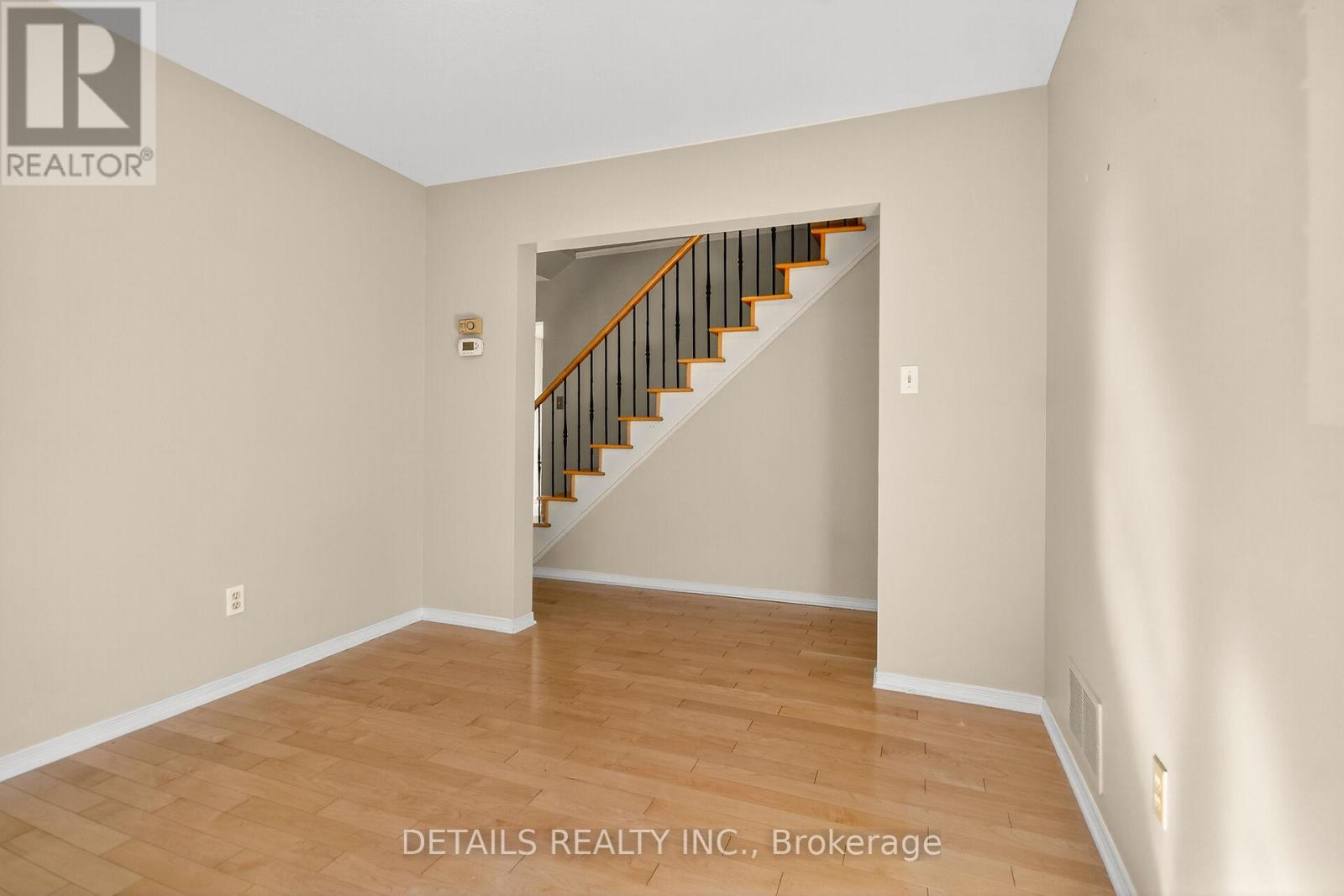 234 Walden Drive, Ottawa, Ontario  K2K 2M3 - Photo 7 - X12444772