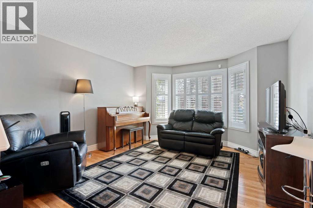 5248 Martin Crossing Drive Ne, Calgary, Alberta  T3J 3R5 - Photo 4 - A2244665