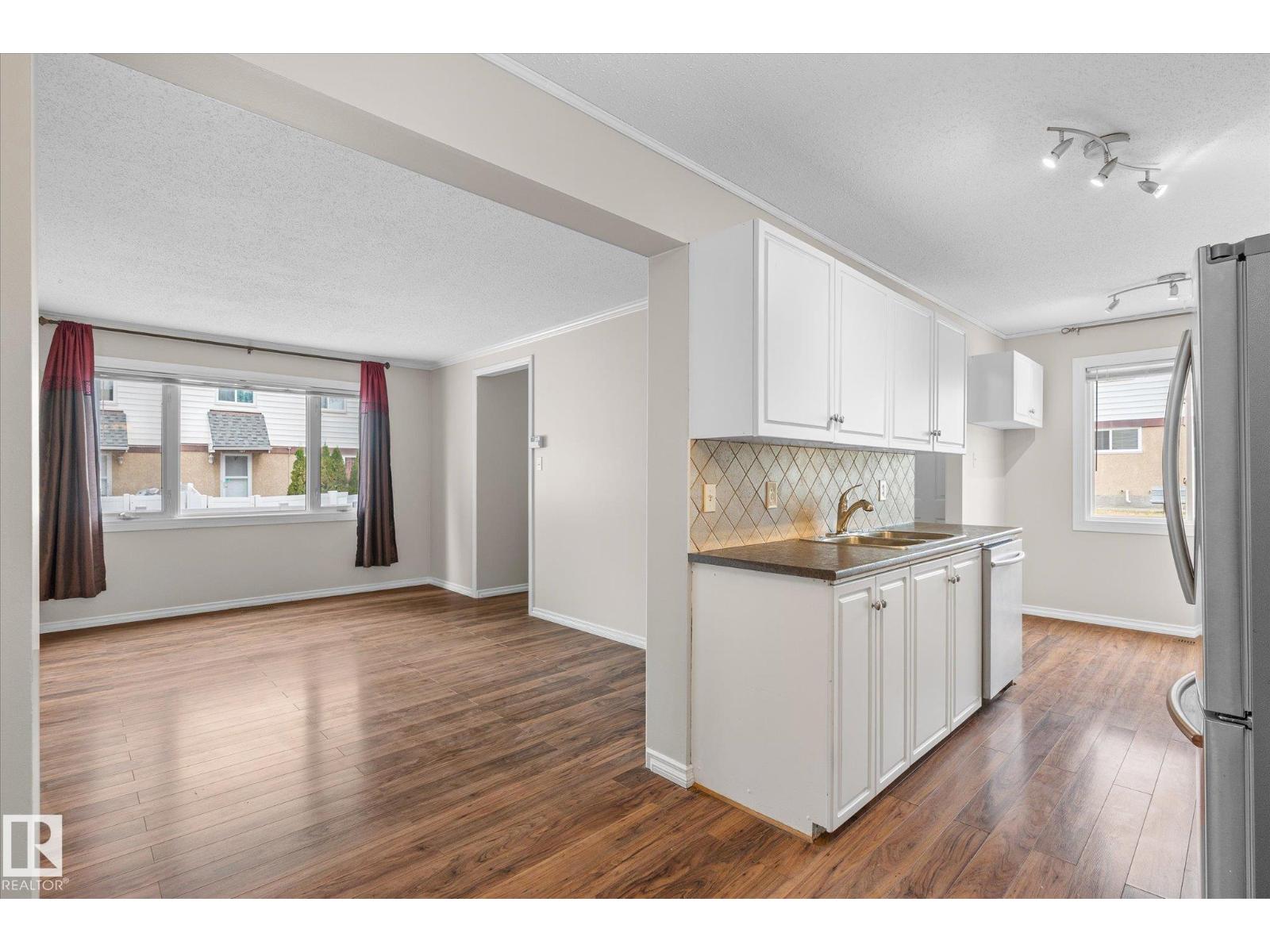 5c Twin Tc Nw, Edmonton, Alberta  T6K 1V4 - Photo 10 - E4460831